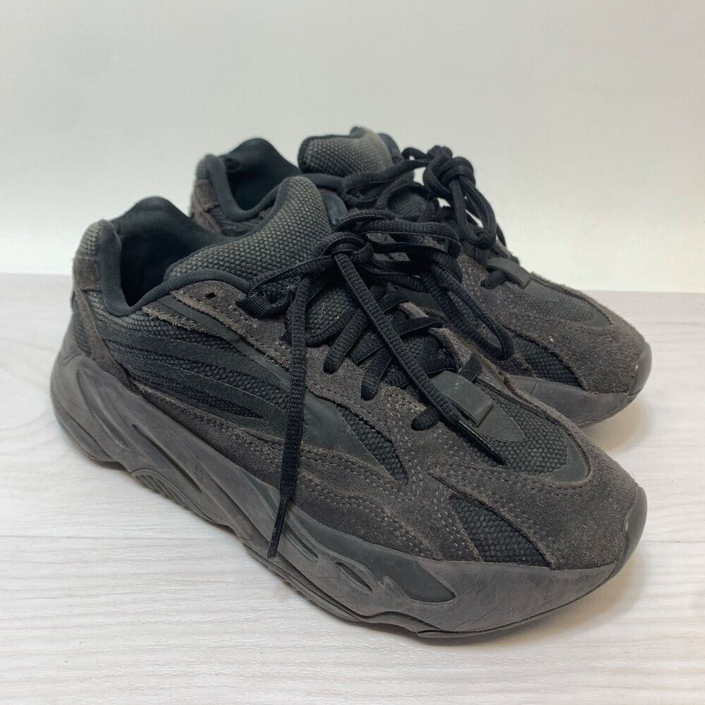 ADIDAS YEEZY BOOST 700 V2 USED SIZE 5.5 VANTA FU6684 KANYE WEST SNEAKERS SHOES